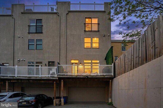 Building Photo - 159 Green Ln