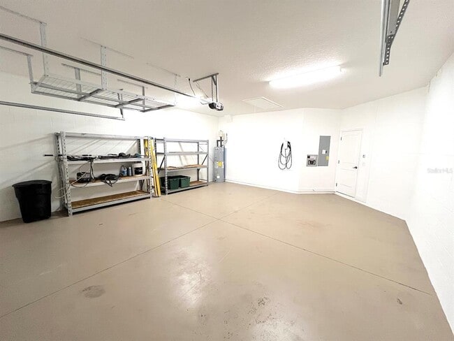 Building Photo - 10 Emmons Ln