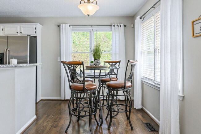 Building Photo - 13 Windfield Dr