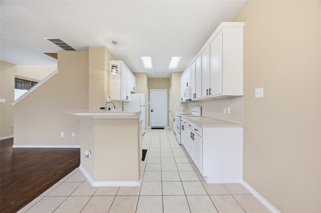 Building Photo - 8813 Elm Drake Ln