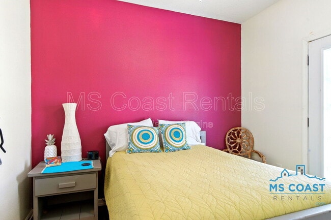Building Photo - 1131 Century Oaks Dr