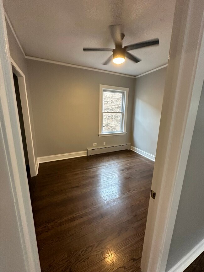 Building Photo - 1926 Wesley Ave