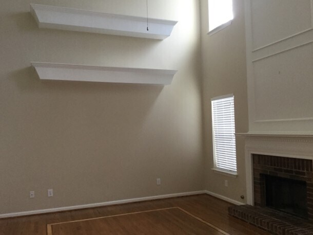 Building Photo - 10 Waterton Way