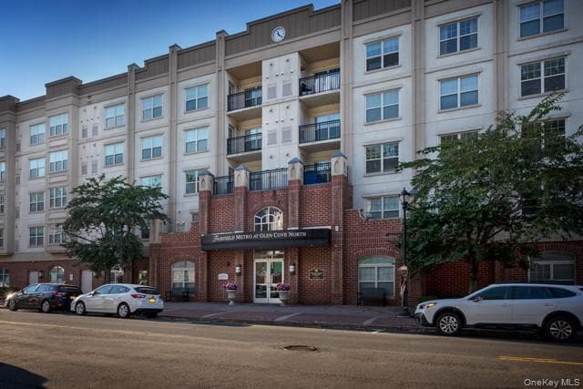 Primary Photo - 100 Glen St