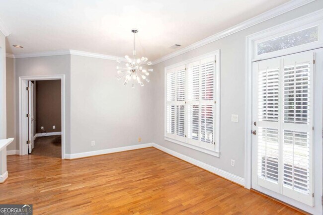 Building Photo - 3206 Windsor Lake Dr NE