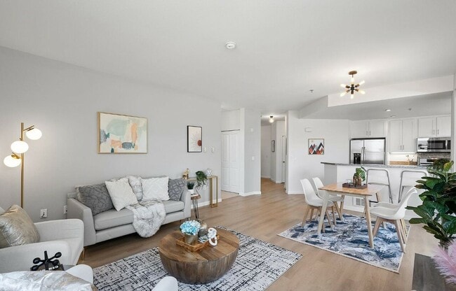 Primary Photo - 501 Crescent Way