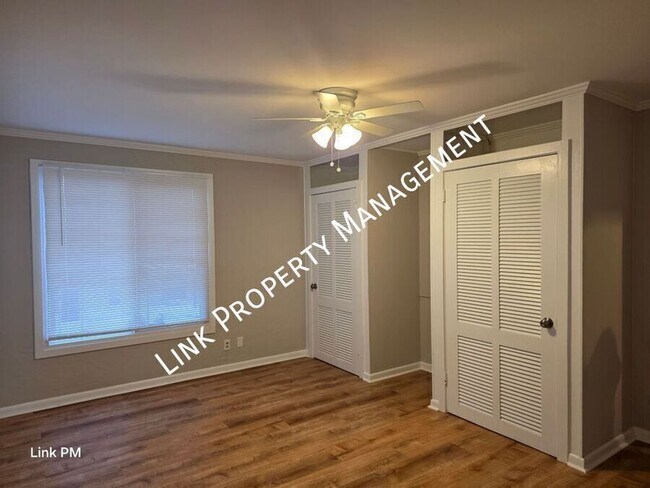 Building Photo - 3731 Knollwood Dr