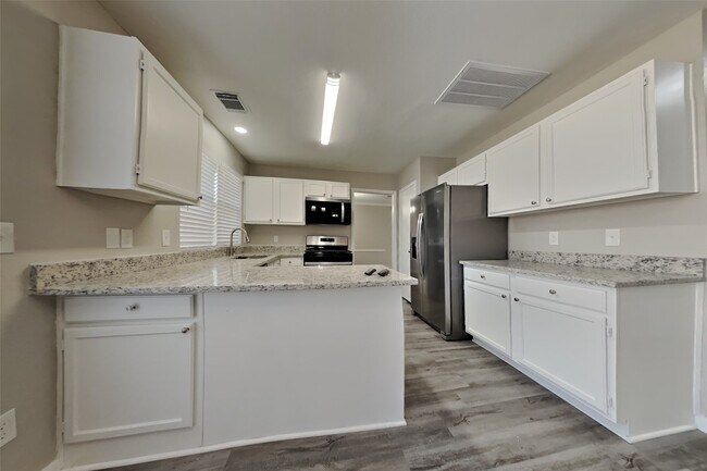 Building Photo - 19123 Oakway Dr