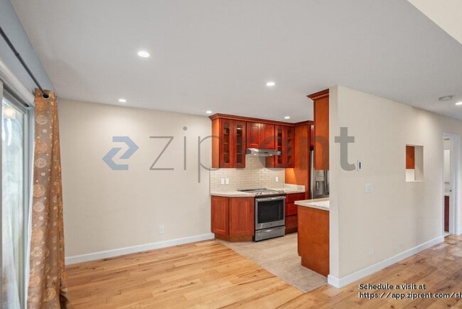 Building Photo - 2666 Kentworth Way