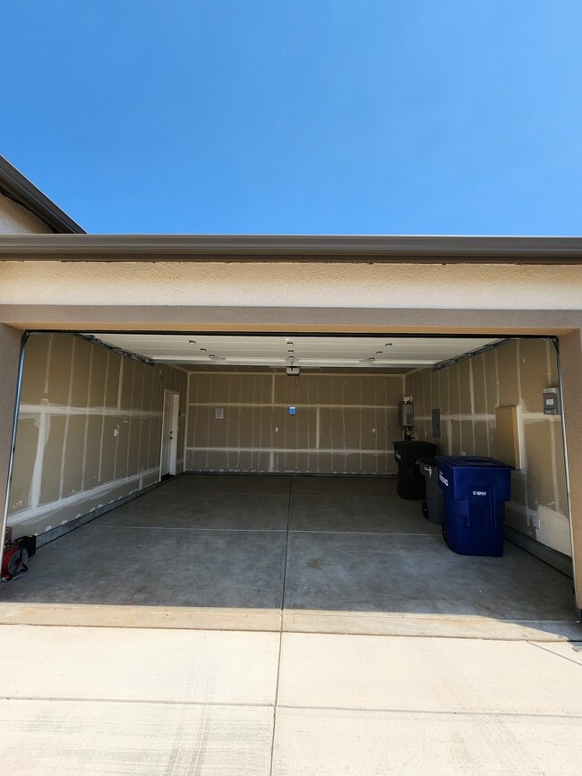 Building Photo - 6534 E Pne Ave