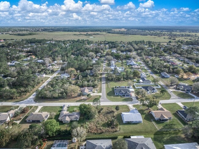 Building Photo - 3 Bedroom Home Located In The Sun N Lake Golf Community