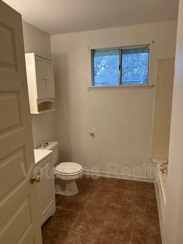 Building Photo - 19136 Pineville Rd