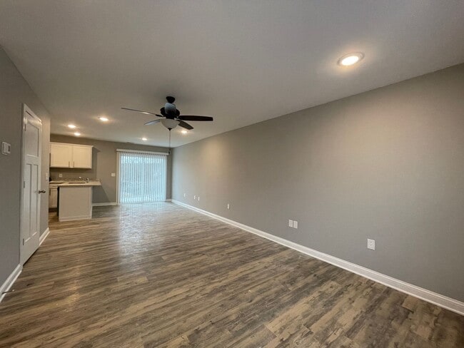 Building Photo - 113/115 Tucker Lane