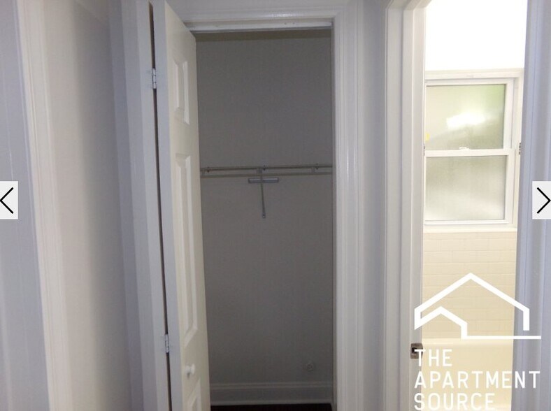 Building Photo - 2131 W Giddings St