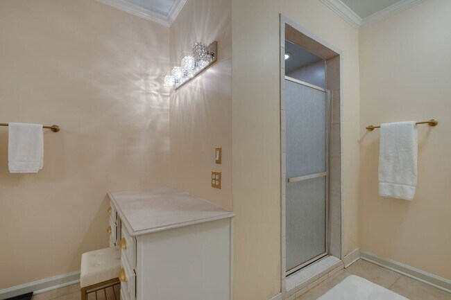 Building Photo - 3440 Jonathan Landing Dr