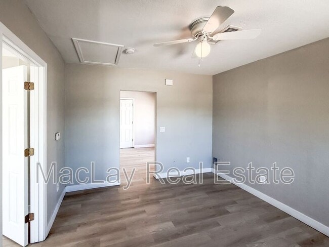Building Photo - 513 W Pima St