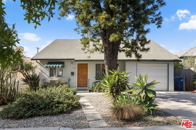 Primary Photo - 1451 Armadale Ave