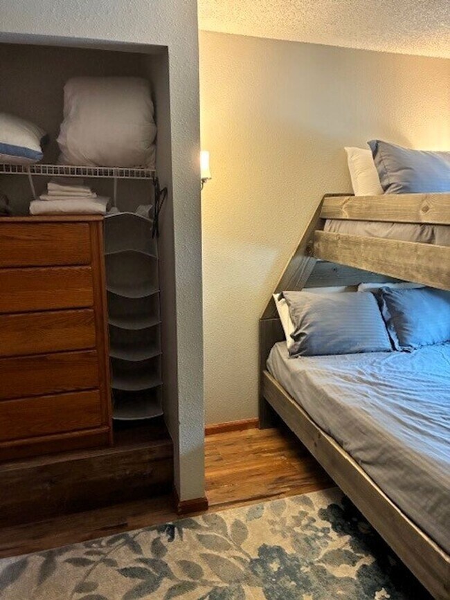Building Photo - Long Term Rental- Gold Camp 127