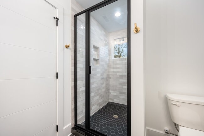 Building Photo - Room in Townhome on Donna Ave