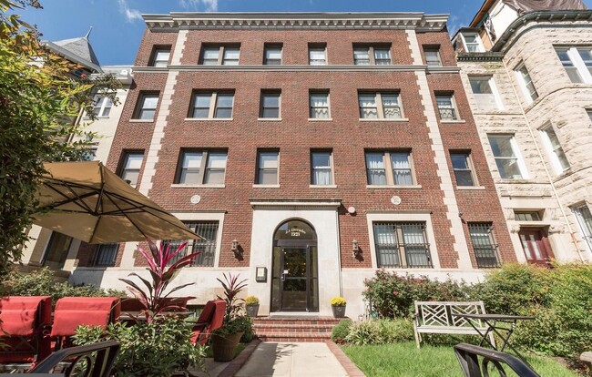 Building Photo - 1321 Fairmont St NW