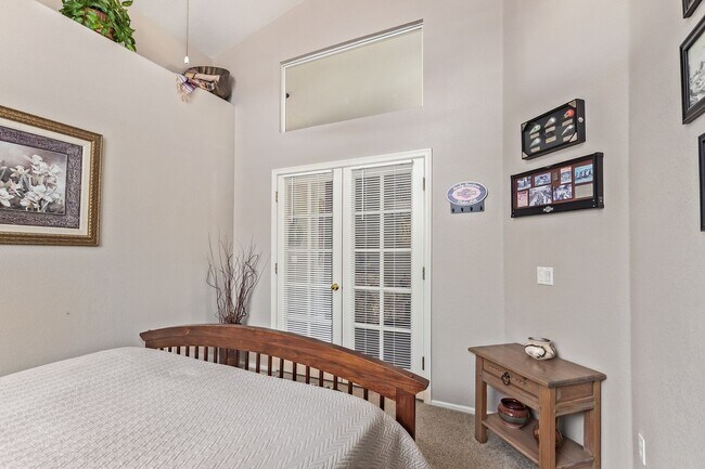 Building Photo - Gorgeous Winter Retreat - Fully Furnished