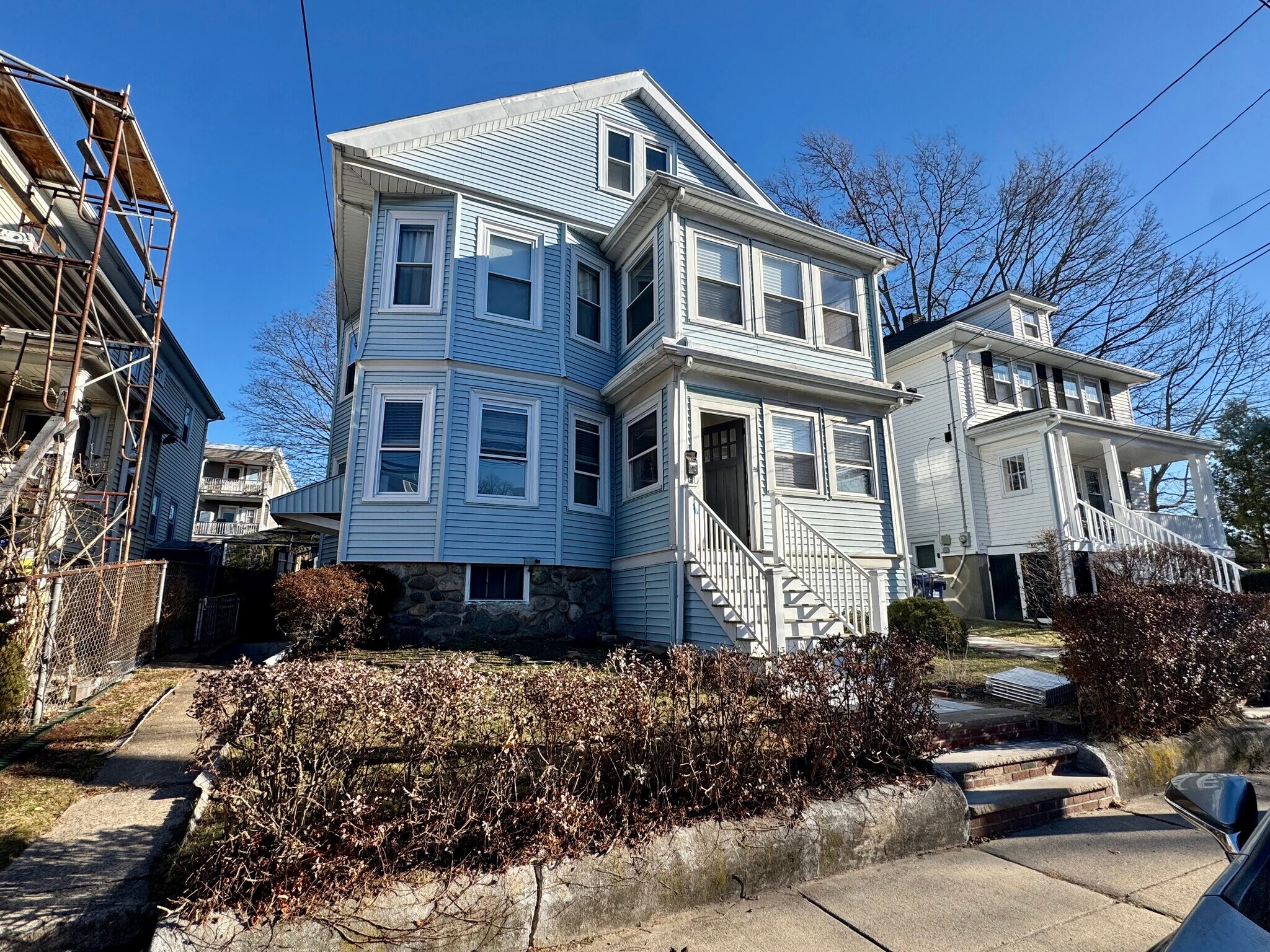 Building Photo - 69 Turner St