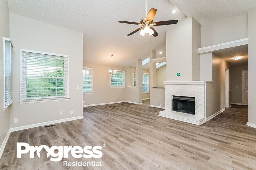 Building Photo - 103 Silver Maple Ct