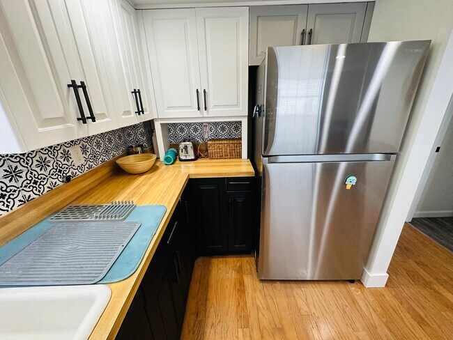 Building Photo - 12274 1st St W