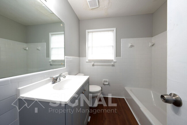 Building Photo - 416 Lance Ln