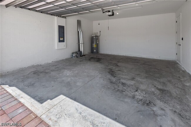 Building Photo - 1093 Tranquil Brk Dr