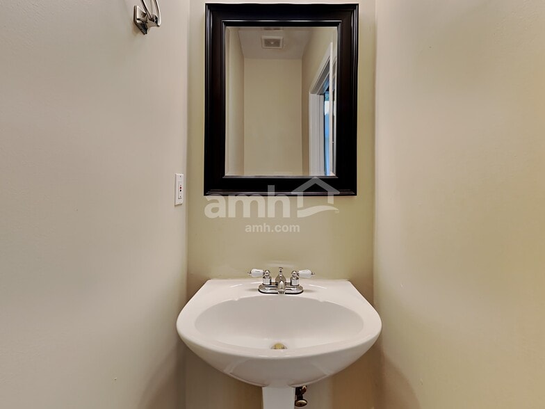 Building Photo - 4821 Thicket Path NW