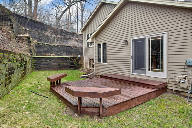 Building Photo - 15 Magnolia Ln N