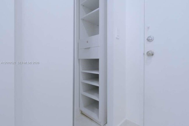 Building Photo - 1408 Brickell Bay Dr