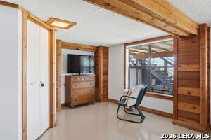 Building Photo - 2681 Lakeview Dr