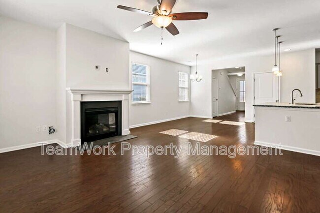 Building Photo - 454 Zenith Blvd