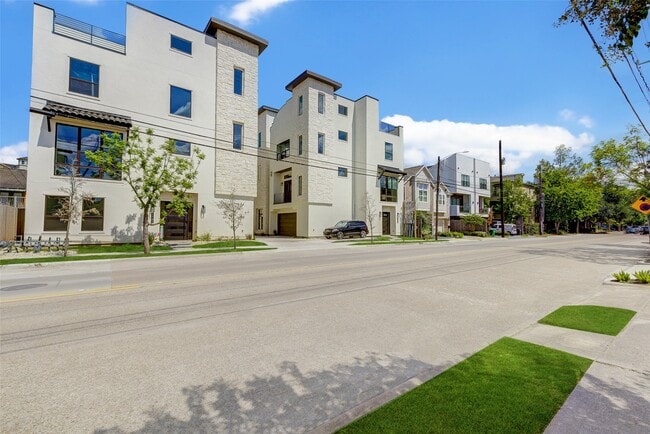 Building Photo - 1803 Dunlavy St