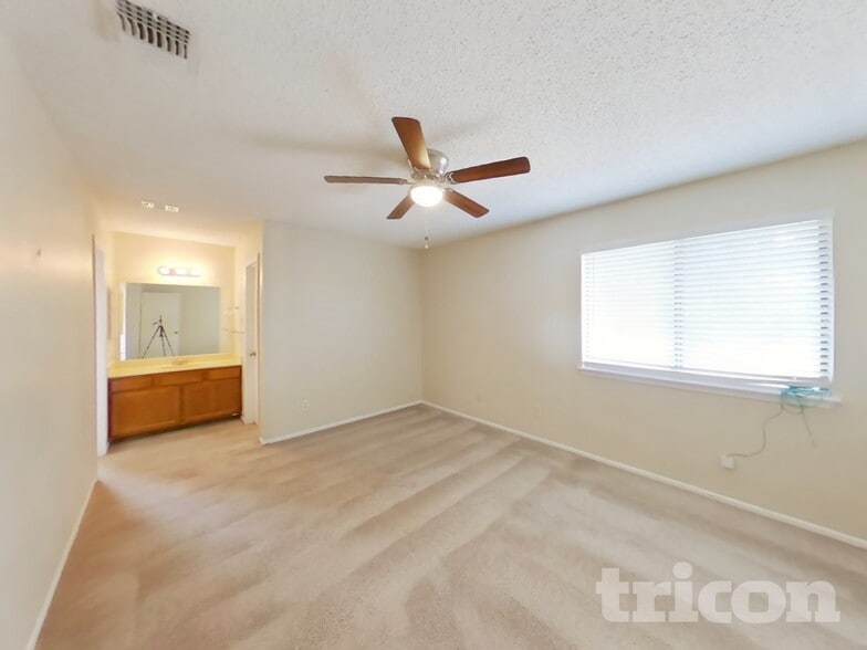 Building Photo - 13923 Flairwood St