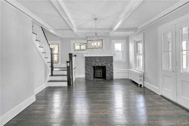Building Photo - 2065 Barnum Ave