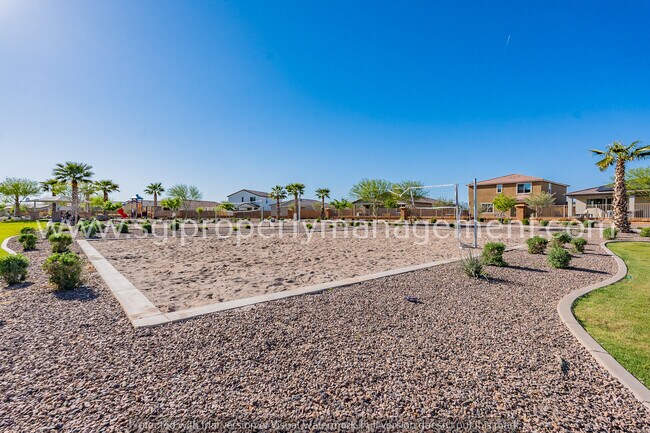 Building Photo - 2038 E Julian Dr