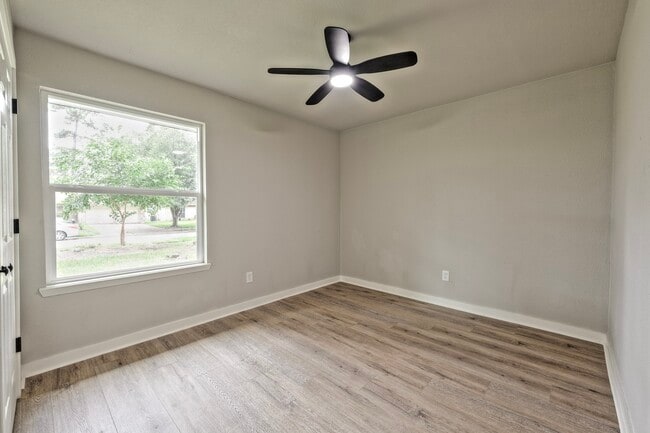 Building Photo - 4926 Adonis Dr