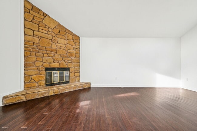 Building Photo - 21 Winchester Ct