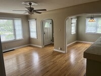 Building Photo - 1404 White Ave