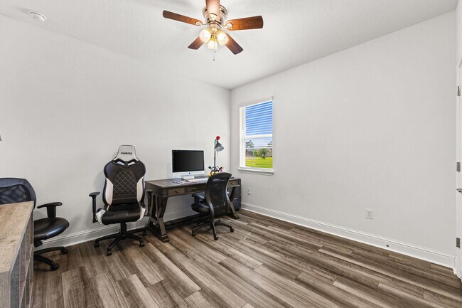 Building Photo - 173 Tournament Ln