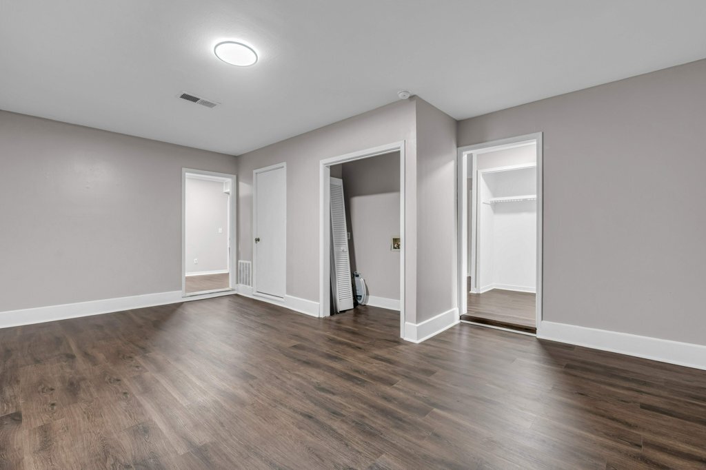 Building Photo - 141 Babs Dr