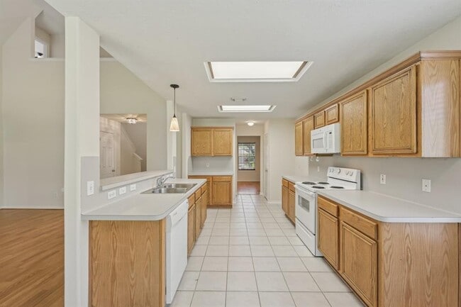 Building Photo - 15403 Court Amber Trail