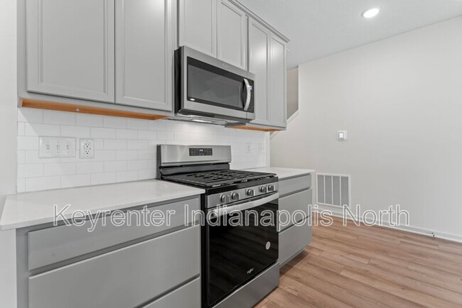 Building Photo - 9738 Behner Dr