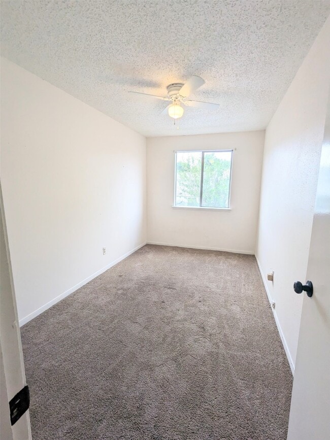 Building Photo - 15516 Weldon Dr