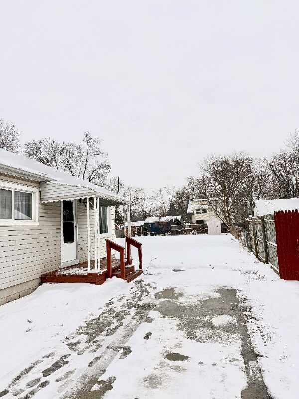 Building Photo - 18288 Deering St