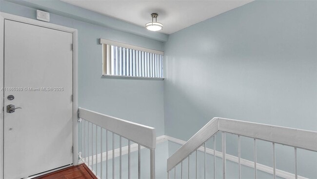 Building Photo - 10661 SW 108th Ave