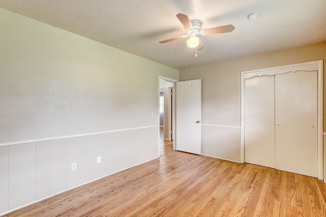 Building Photo - Spacious 3-Bedroom Home with a Fenced Yard and Easy Access to Everything!